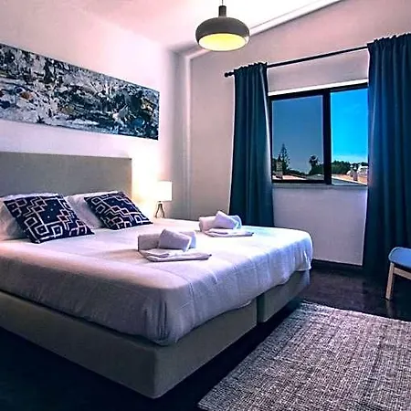 Pine House - Airport, And Center Bed and breakfast Distrito de Faro